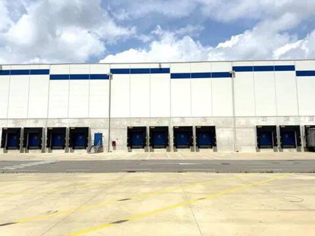Locale Commerciale in affitto a Piemonte, Vercelli