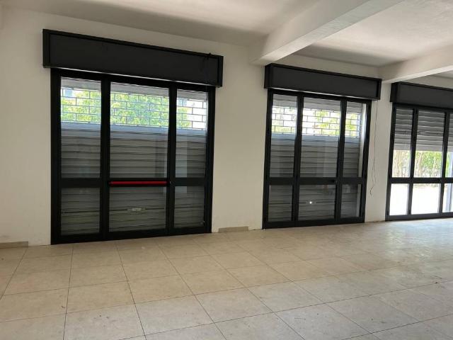 Locale Commerciale in affitto a Carlentini Nord, Carlentini