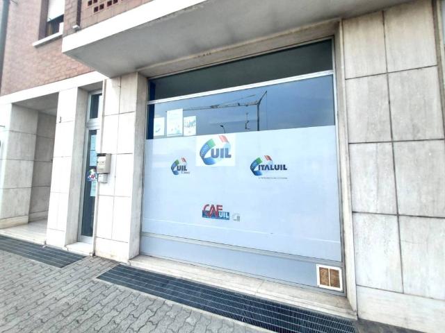 Locale Commerciale in affitto a Piemonte, Torino