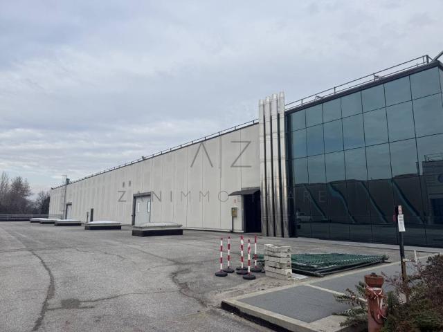 Locale Commerciale in affitto a Carmignano Di Brenta, Veneto