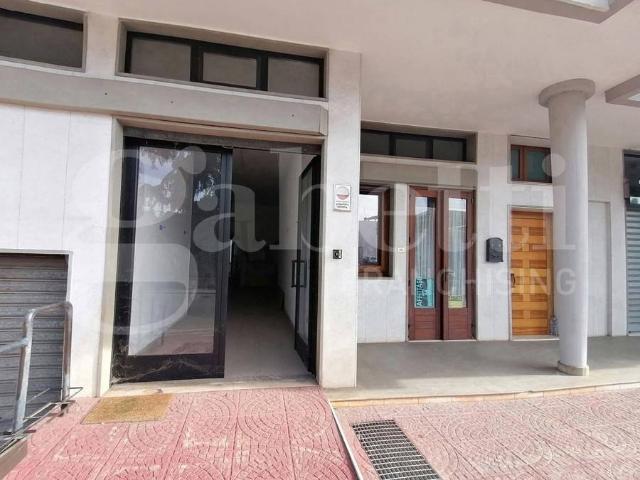 Locale Commerciale in affitto a Puglia, Brindisi