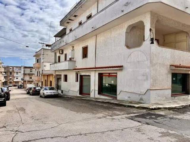Locale Commerciale in affitto a Puglia, Brindisi