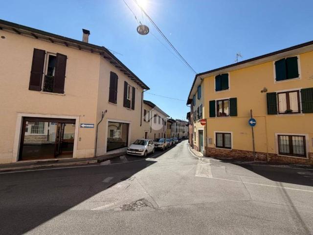 Locale Commerciale in affitto a Carpenedolo, Lombardia