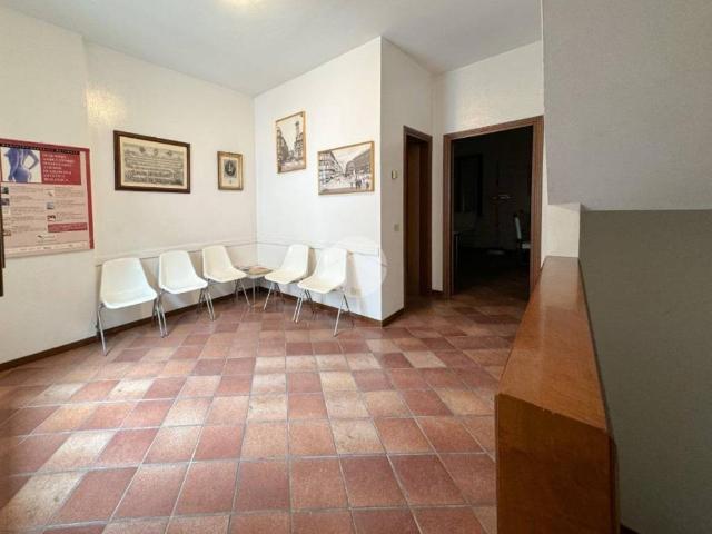 Locale Commerciale in affitto a Carpenedolo, Lombardia