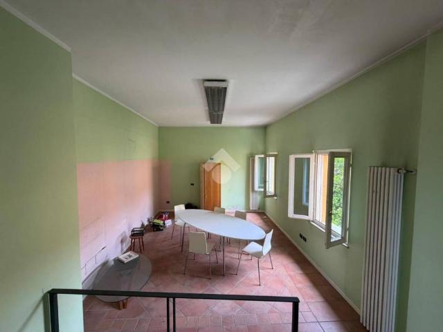 Locale Commerciale in affitto a Cornali, Carpenedolo