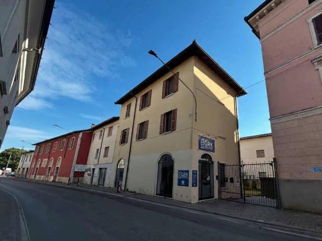 Locale Commerciale in affitto a Cornali, Carpenedolo