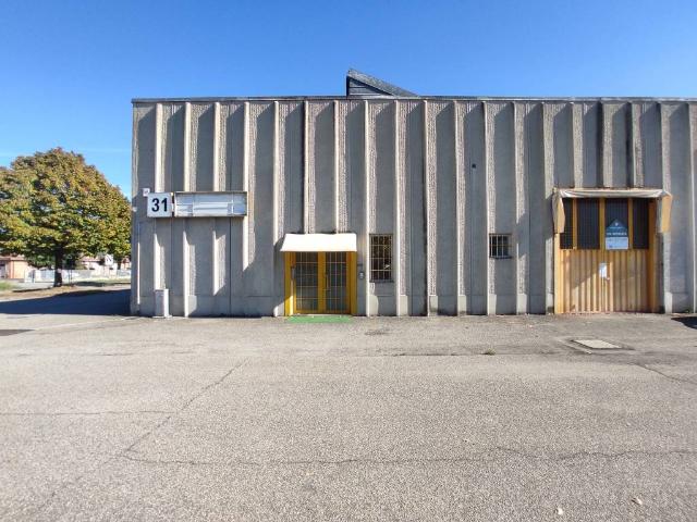 Locale Commerciale in affitto a Unione delle Terre d'Argine, Carpi