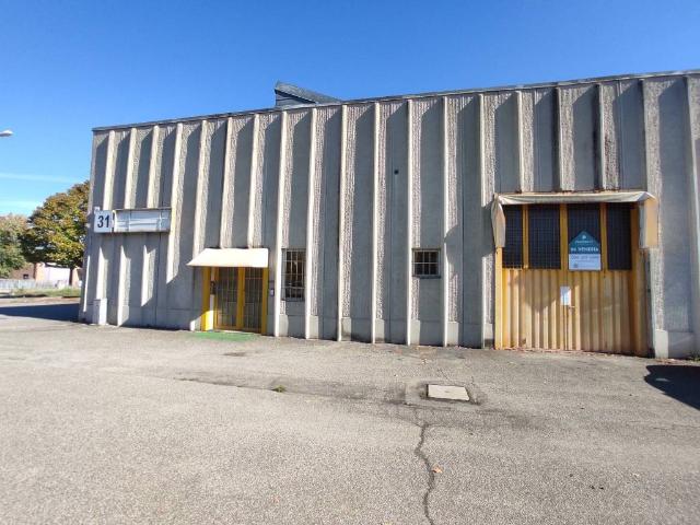 Locale Commerciale in affitto a Unione delle Terre d'Argine, Carpi