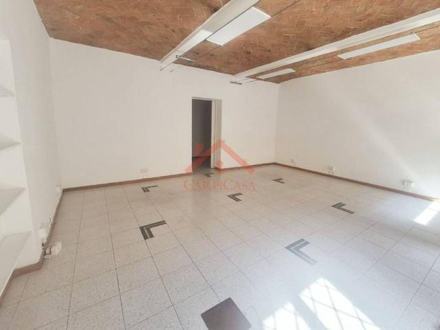 Locale Commerciale in affitto a Unione delle Terre d'Argine, Carpi