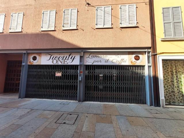 Locale Commerciale in affitto a Unione delle Terre d'Argine, Carpi