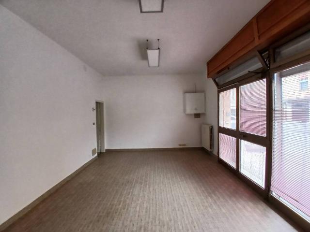 Locale Commerciale in affitto a Quartirolo, Carpi