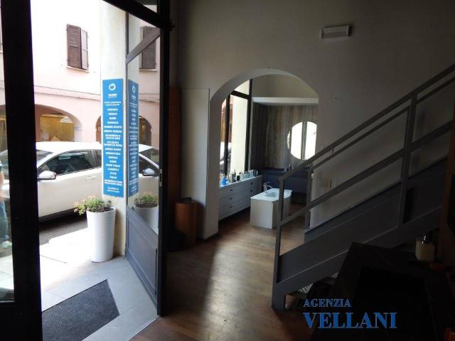 Locale Commerciale in affitto a Unione delle Terre d'Argine, Carpi