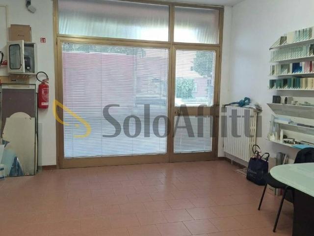 Locale Commerciale in affitto a Cibeno Pile, Carpi