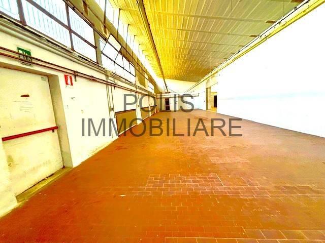 Locale Commerciale in affitto a Unione delle Terre d'Argine, Carpi