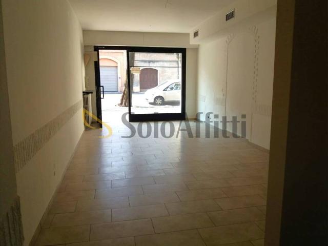 Locale Commerciale in affitto a Unione delle Terre d'Argine, Carpi