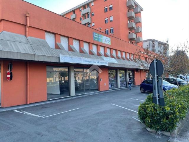Locale Commerciale in affitto a Unione delle Terre d'Argine, Carpi