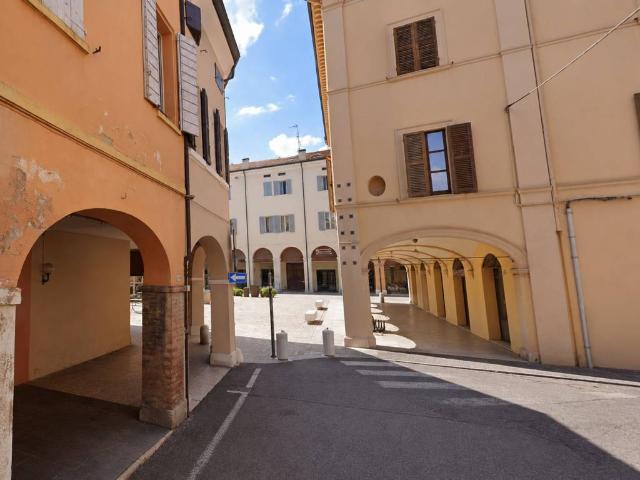 Locale Commerciale in affitto a Unione delle Terre d'Argine, Carpi
