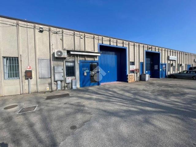 Locale Commerciale in affitto a Unione delle Terre d'Argine, Carpi