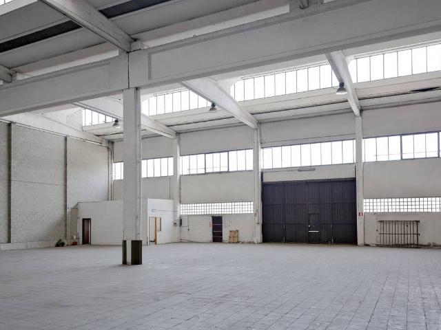 Locale Commerciale in affitto a Unione delle Terre d'Argine, Carpi
