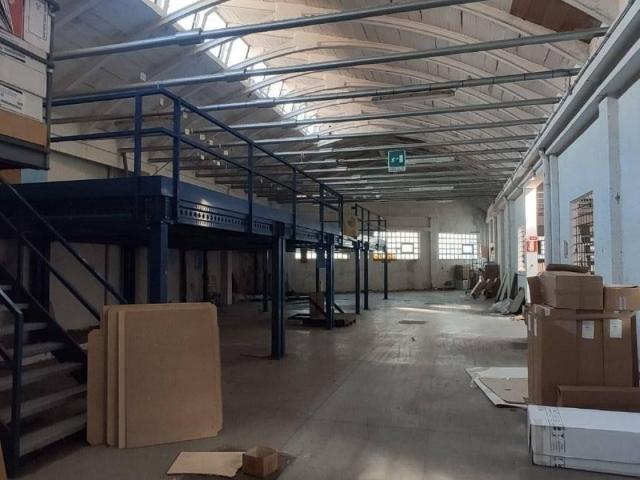 Locale Commerciale in affitto a Unione delle Terre d'Argine, Carpi