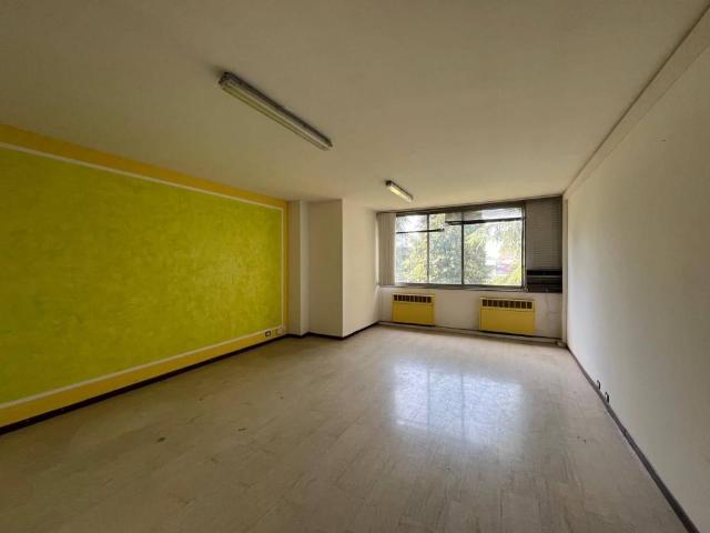 Locale Commerciale in affitto a Unione delle Terre d'Argine, Carpi