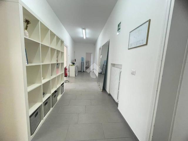 Locale Commerciale in affitto a Unione delle Terre d'Argine, Carpi