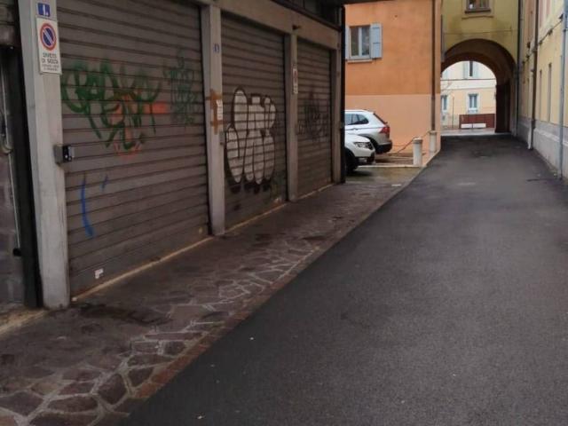 Locale Commerciale in affitto a Unione delle Terre d'Argine, Carpi
