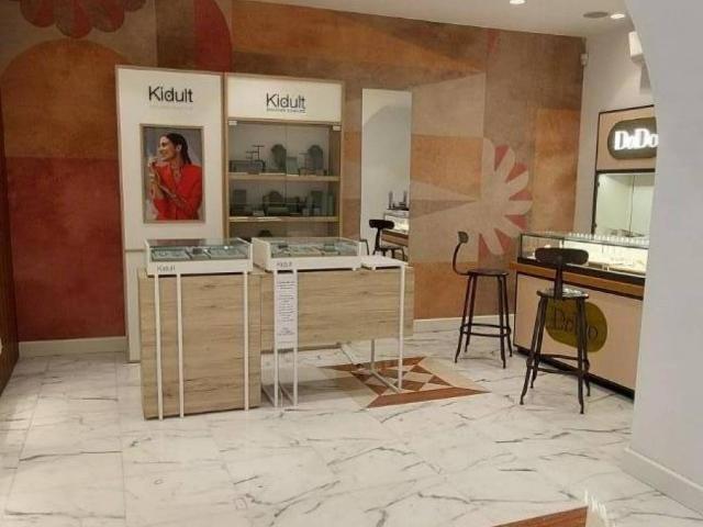 Locale Commerciale in affitto a Fabbrica, Carrara