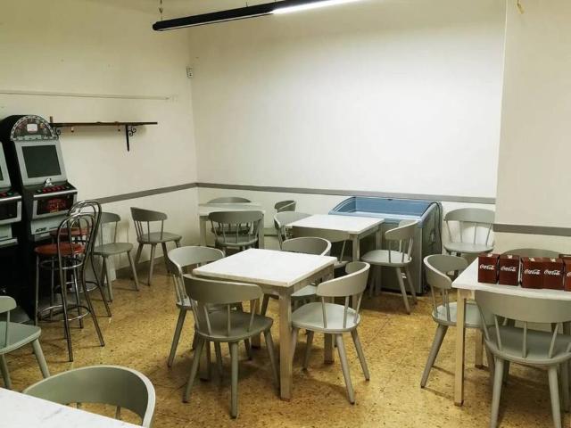 Locale Commerciale in affitto a Pontecimato, Carrara