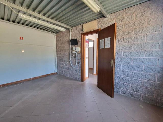 Locale Commerciale in affitto a Carrara, Toscana