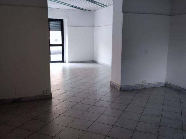 Locale Commerciale in affitto a Pontecimato, Carrara