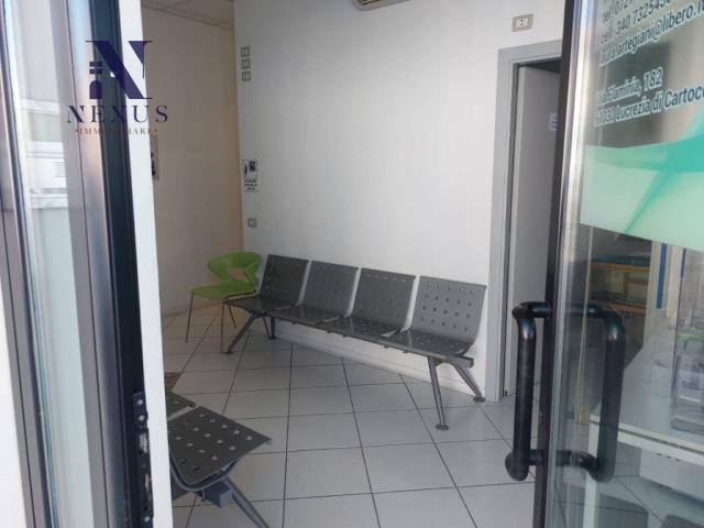 Locale Commerciale in affitto a Pontemurello, Marche