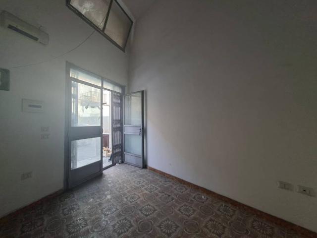Locale Commerciale in affitto a Casagiove, Campania