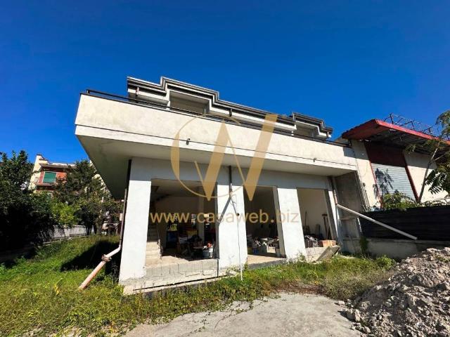 Locale Commerciale in affitto a Casagiove, Campania