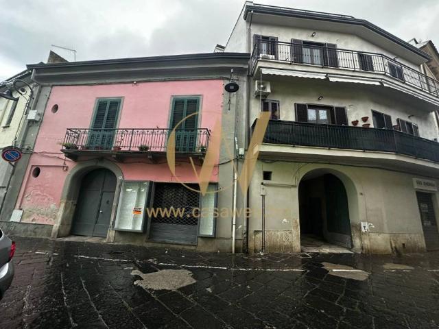 Locale Commerciale in affitto a Casagiove, Campania