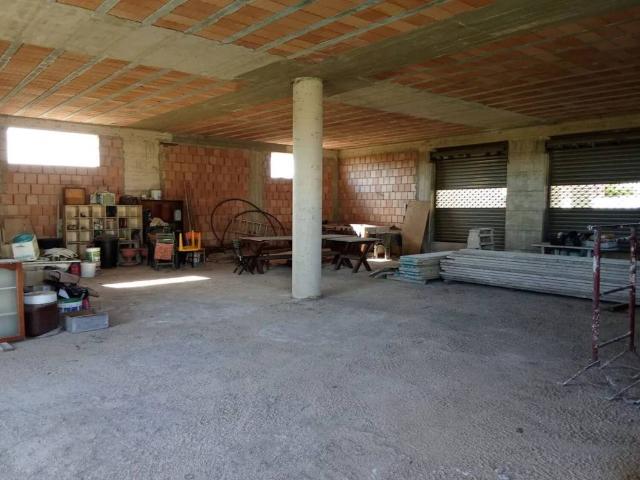 Locale Commerciale in affitto a Casal Di Principe, Campania