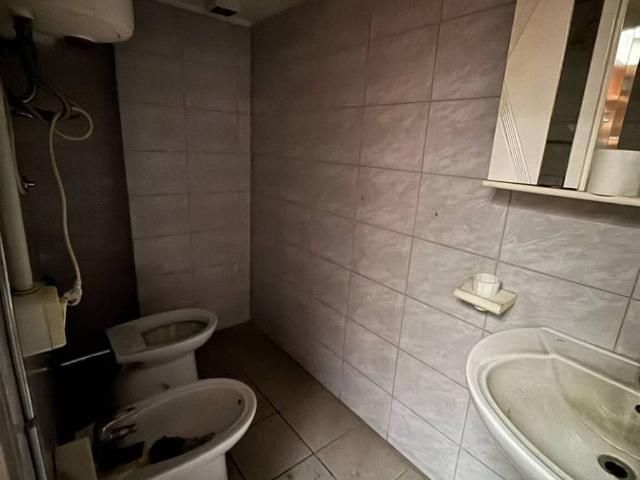 Locale Commerciale in affitto a Casal Di Principe, Campania