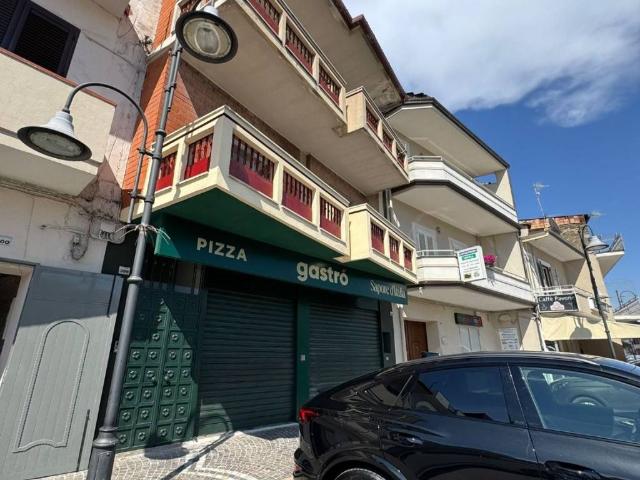 Locale Commerciale in affitto a Casal Di Principe, Campania