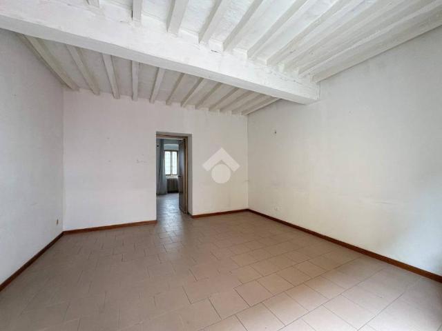Locale Commerciale in affitto a Casalbuttano ed Uniti, Casalbuttano