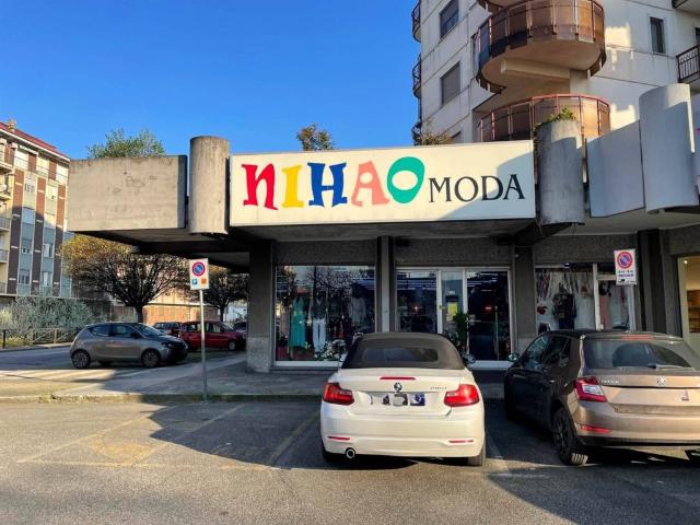 Locale Commerciale in affitto a Piemonte, Alessandria