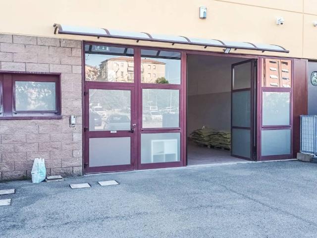 Locale Commerciale in affitto a Unione dei comuni Valli del Reno, Lavino e Samoggia, Casalecchio Di Reno