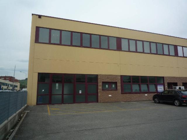 Locale Commerciale in affitto a Unione dei comuni Valli del Reno, Lavino e Samoggia, Casalecchio Di Reno