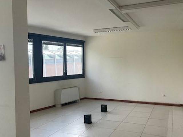 Locale Commerciale in affitto a Unione dei comuni Valli del Reno, Lavino e Samoggia, Casalecchio Di Reno