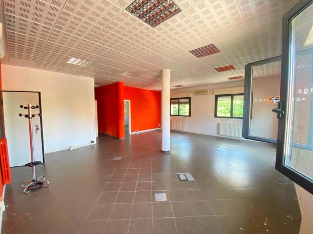Locale Commerciale in affitto a Unione dei comuni Valli del Reno, Lavino e Samoggia, Casalecchio Di Reno