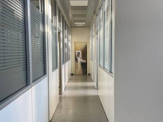 Locale Commerciale in affitto a Unione dei comuni Valli del Reno, Lavino e Samoggia, Casalecchio Di Reno