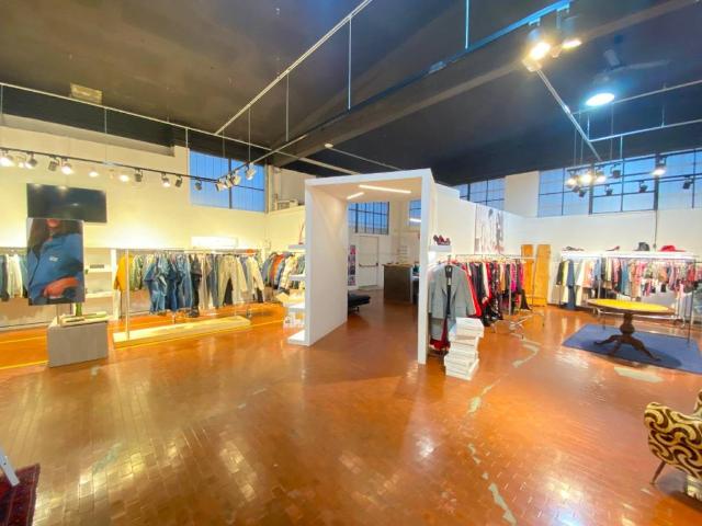 Locale Commerciale in affitto a Unione dei comuni Valli del Reno, Lavino e Samoggia, Casalecchio Di Reno