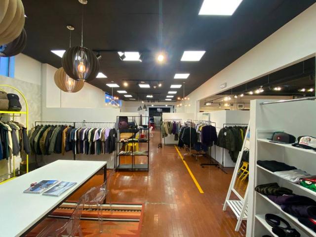 Locale Commerciale in affitto a Unione dei comuni Valli del Reno, Lavino e Samoggia, Casalecchio Di Reno