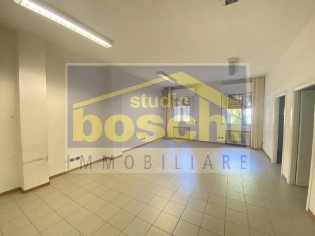 Locale Commerciale in affitto a Croce di Casalecchio, Casalecchio Di Reno