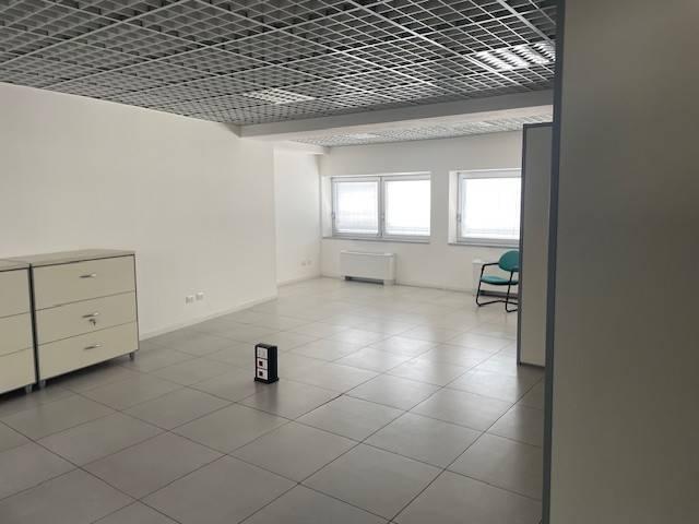 Locale Commerciale in affitto a Unione dei comuni Valli del Reno, Lavino e Samoggia, Casalecchio Di Reno