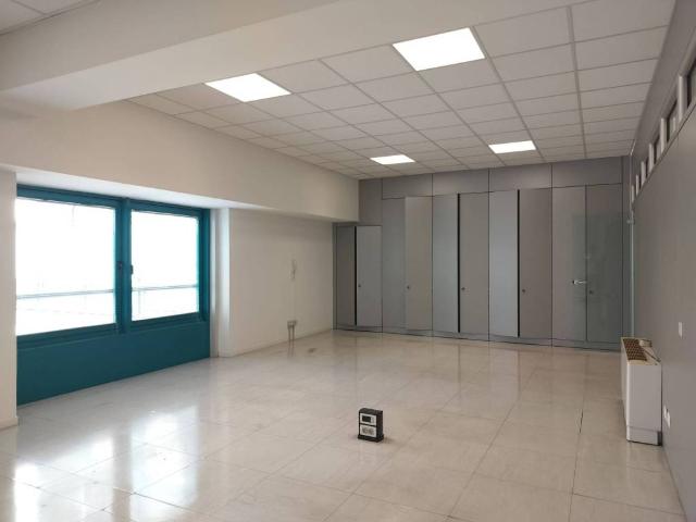 Locale Commerciale in affitto a Unione dei comuni Valli del Reno, Lavino e Samoggia, Casalecchio Di Reno